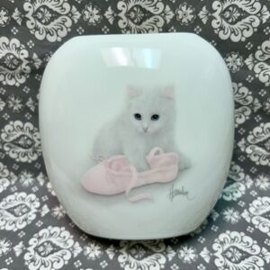 Elegant Vintage Little Kitten Blue Eyes Vase by Otagiri